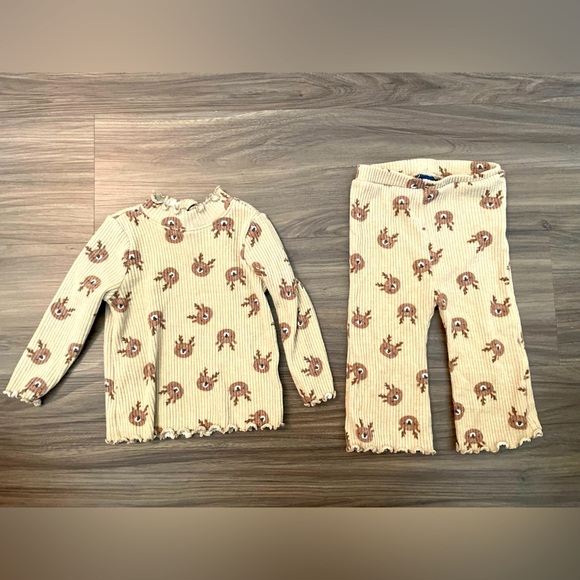 Old Navy Cream and Brown Ribbed Matching Set with Cozy Reindeer print size 6-12M - Picture 1 of 5